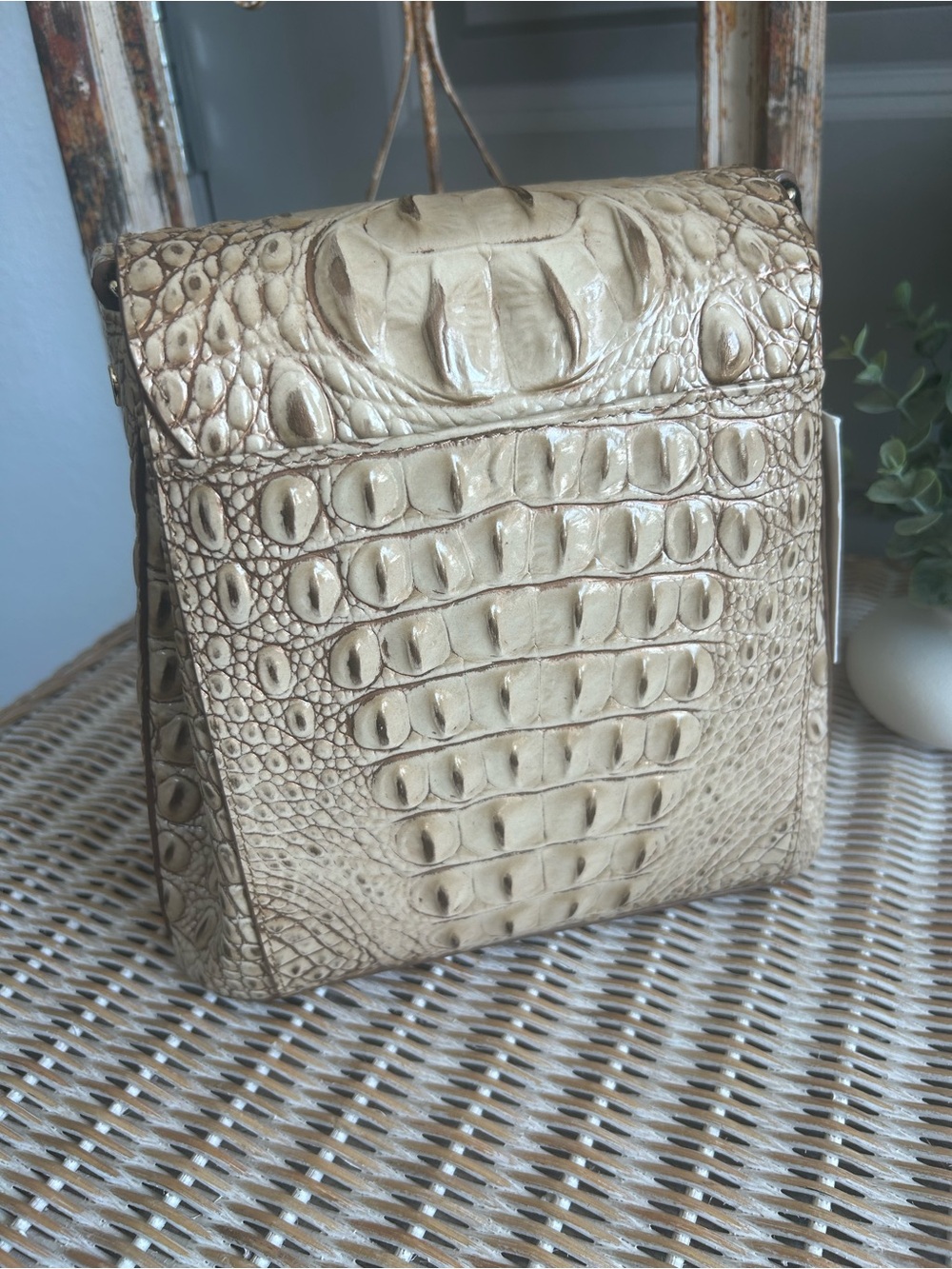 Brahmin Seashell Croc Embossed Leather Crossbody Bucket Bag coastal old money - Picture 4 of 10